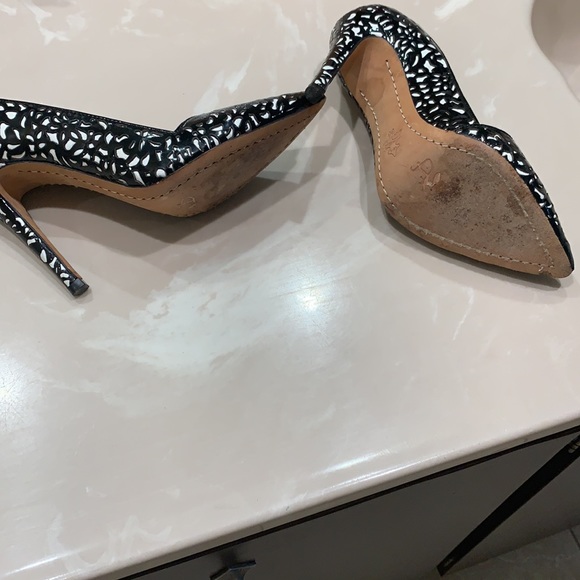 Alice and Olivia “Dina” Pump - Picture 4 of 4